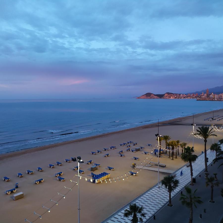 Luminoso Apartamento En Primera Linea De Playa Benidorm Exterior photo